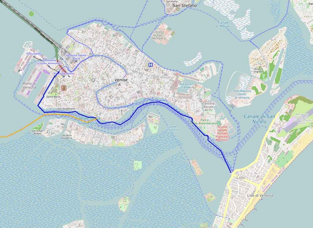 Vaporetto linea 6 lungo il lungomare di Zattere e il Canale della Giudecca a Venezia