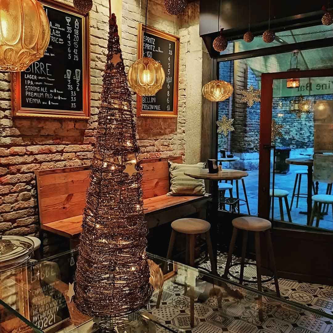 アダージオ カフェ＆ワインバー