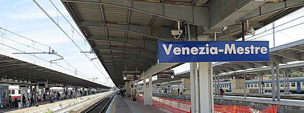 マルコポーロ空港からヴェネツィア・メストレFSに到着